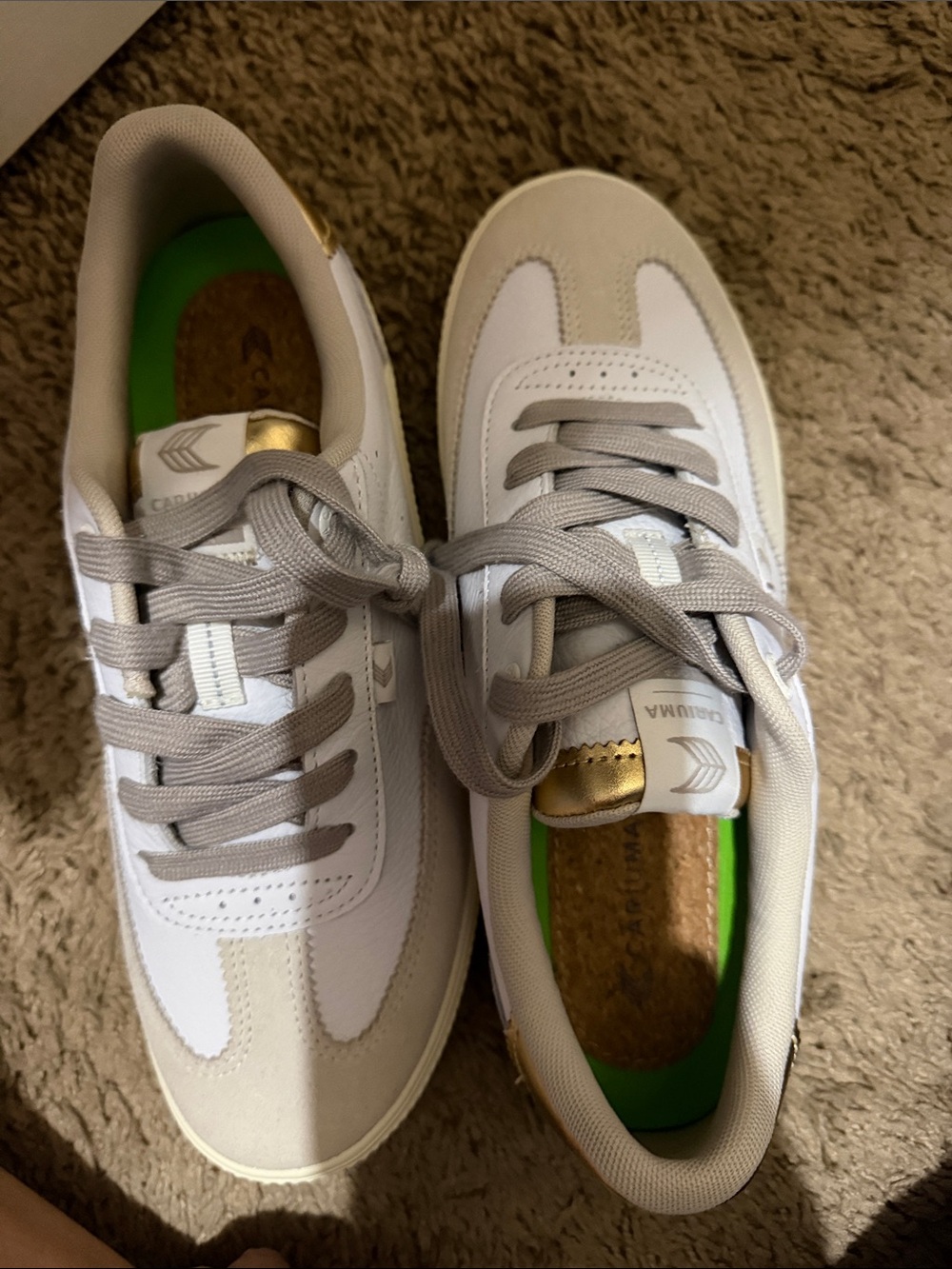 Cariuma Women's White, Beige & Gold Low-Top Sneakers